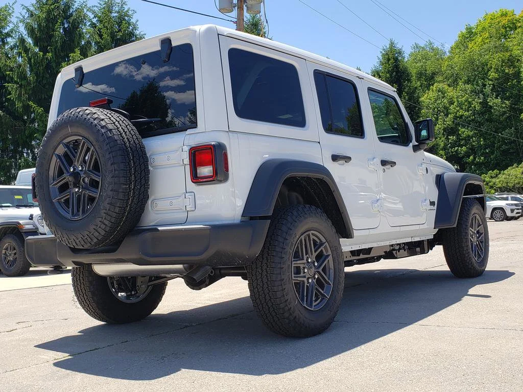 New 2026 Bright White Clear-Coat Exterior Paint Jeep Sport S image 3
