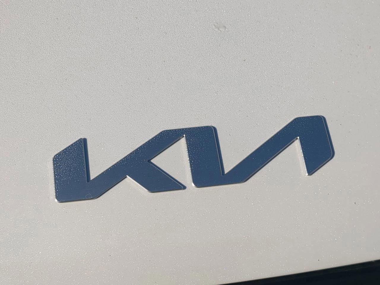 New 2026 Snow White Pearl Kia LXS image 14