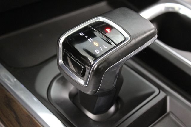 Used 2023 Silver GMC SLT image 32