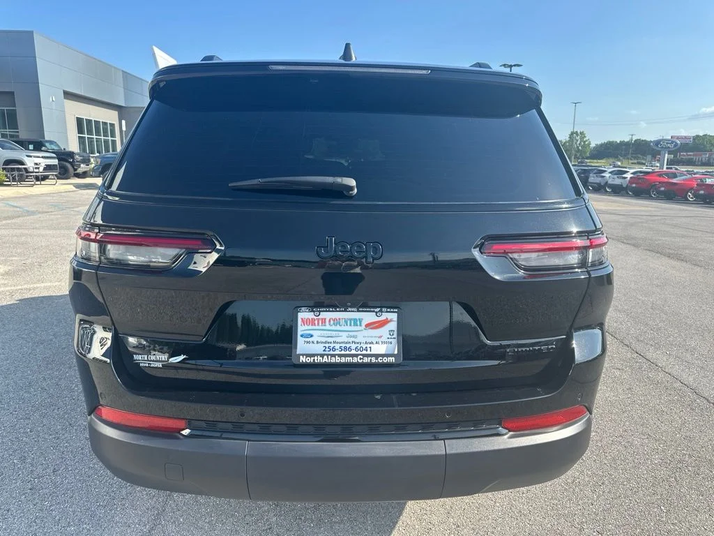 Used 2024 Diamond Black Jeep Limited image 5