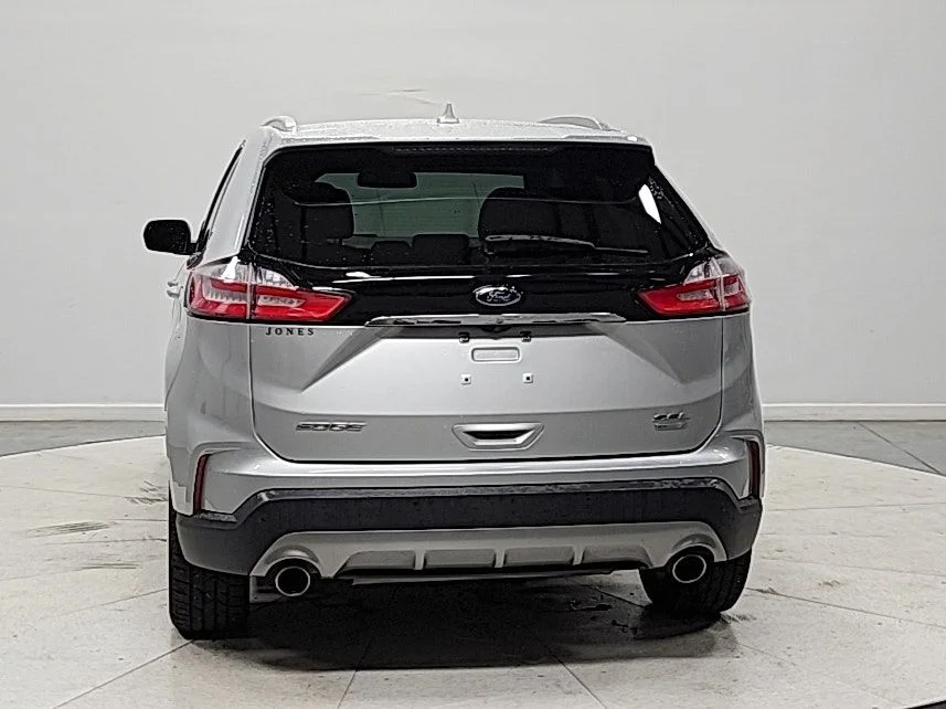 Used 2019 Silver Ford SEL image 6
