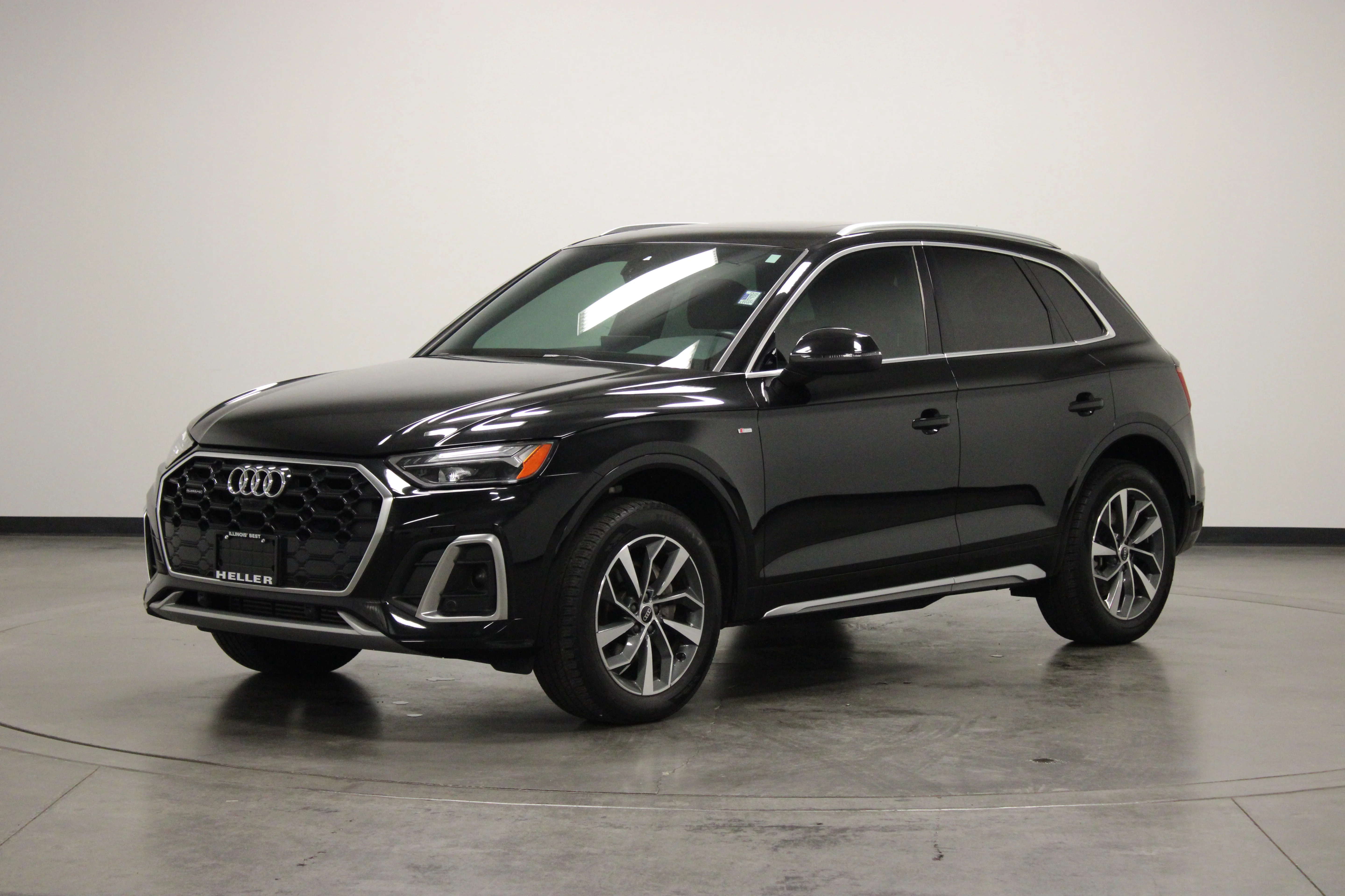 Used 2023 Black Metallic Audi 45 S line Premium image 4
