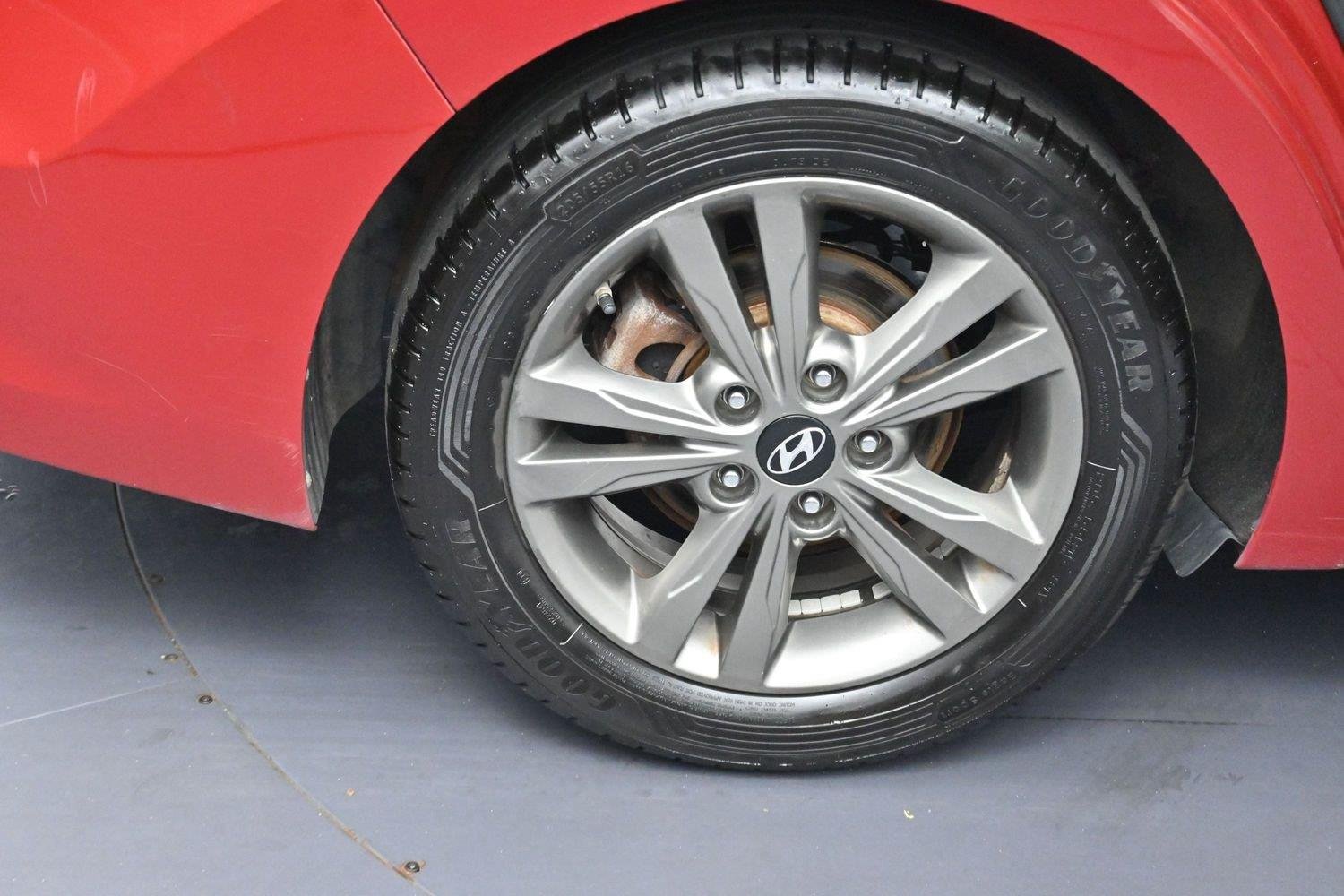 Used 2018 Scarlet Red Hyundai SEL image 30