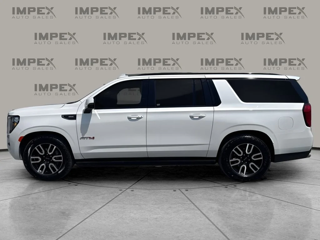 Used 2023 White GMC AT4 image 2