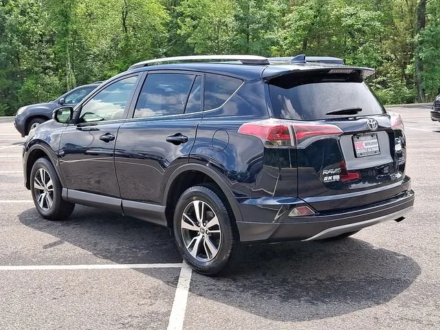 Used 2017 Blue Toyota XLE image 5