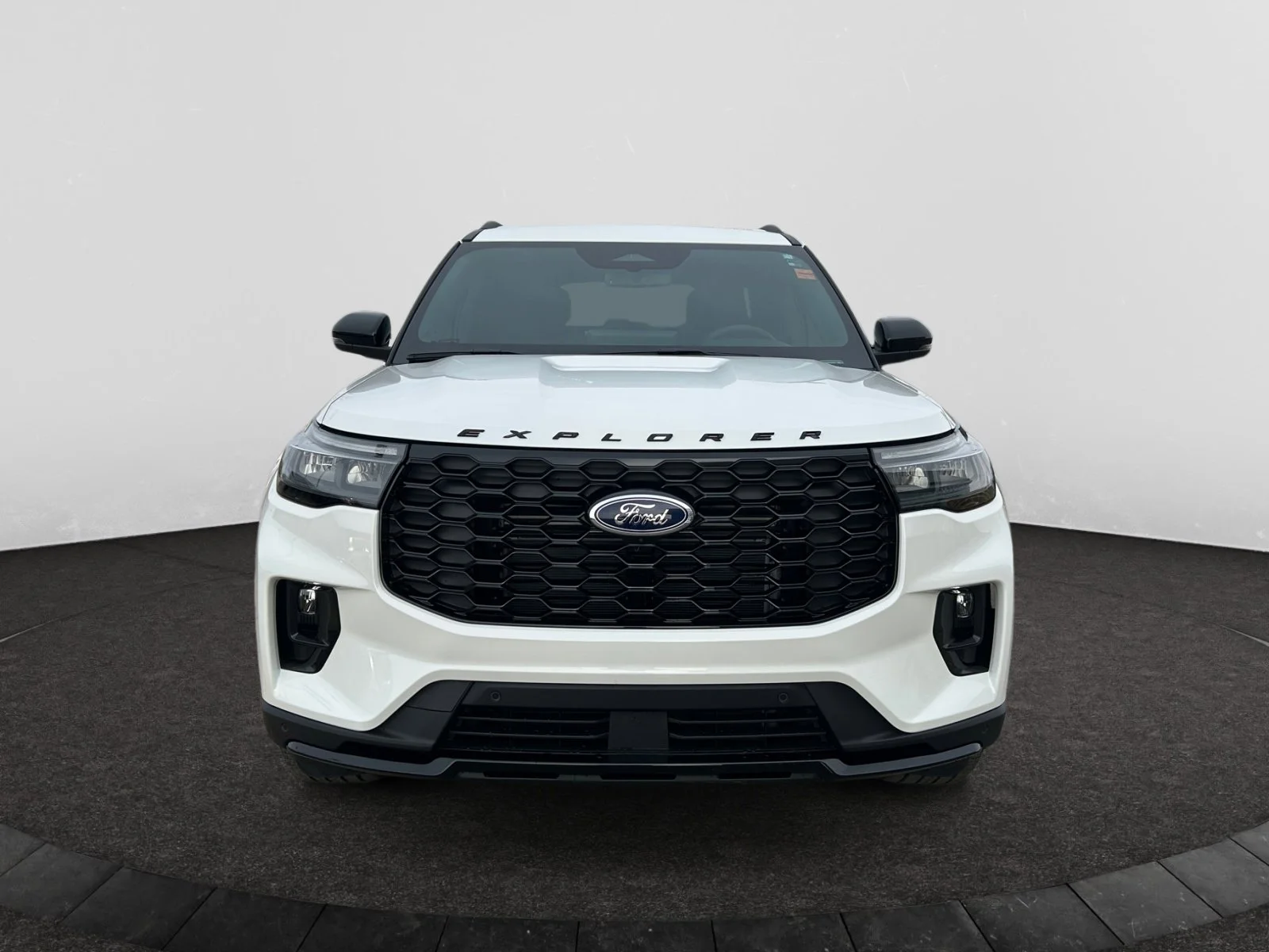New 2026 Star White Metallic Tri-Coat Ford ST-Line image 8