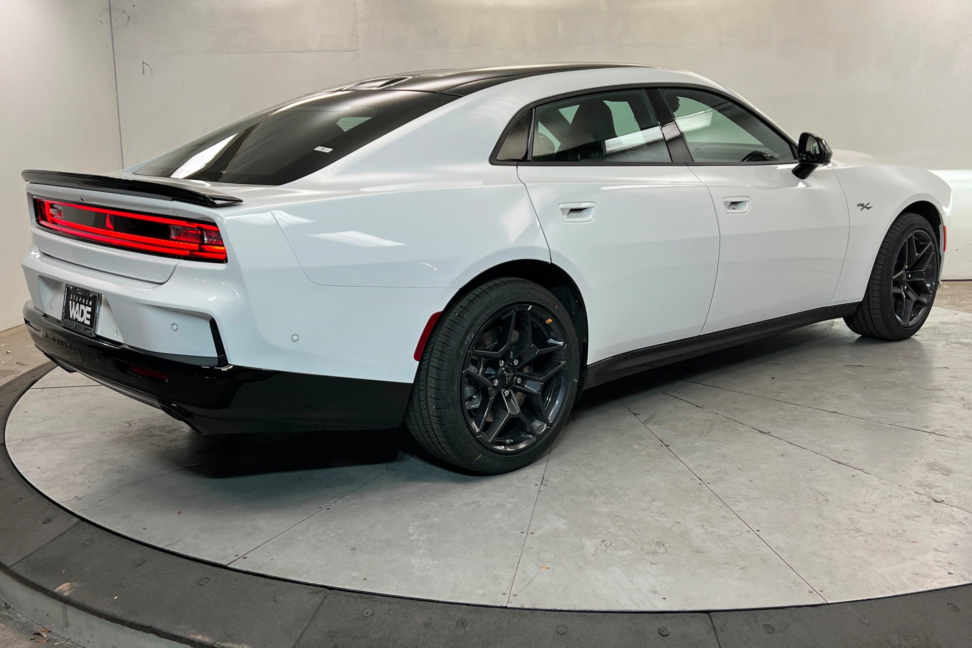 New 2026 White Knuckle Exterior Paint Dodge R/T Plus image 6
