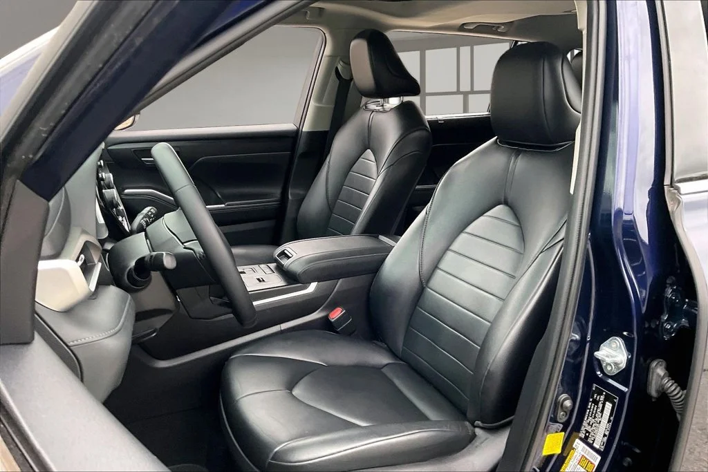 Used 2021 Blue Toyota XLE image 21