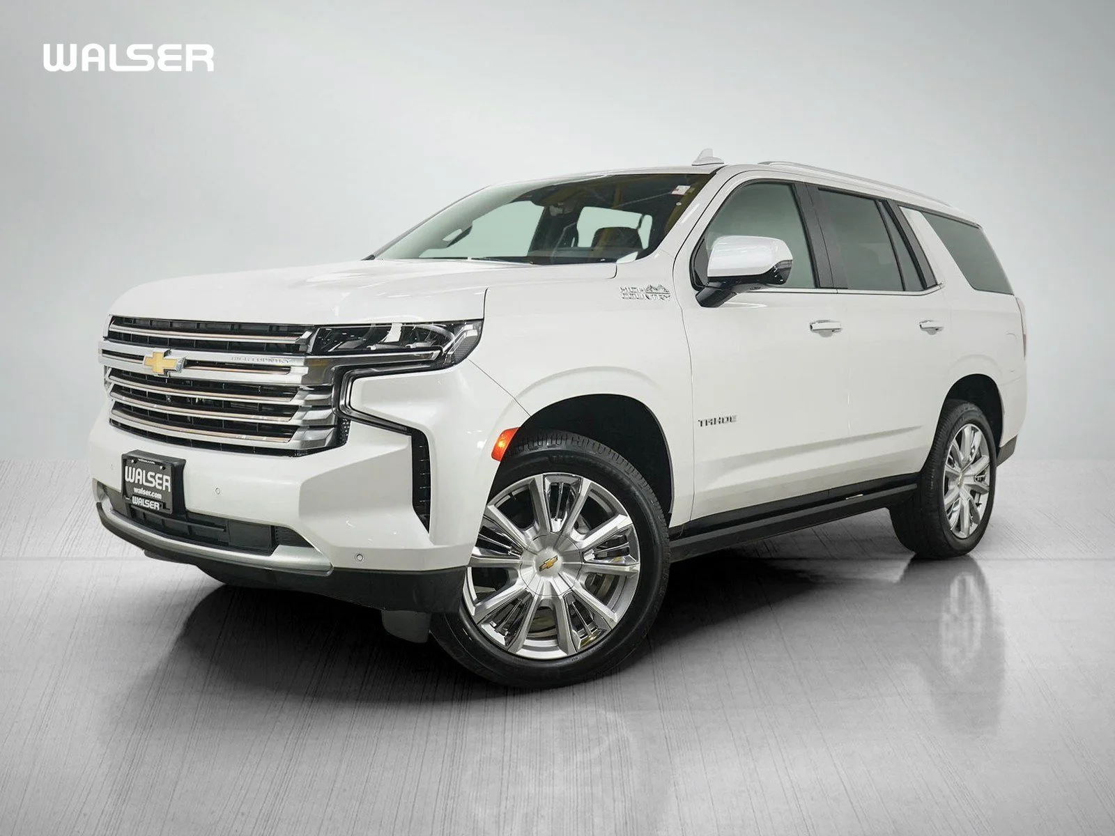 Used 2021 IRIDESCENT PEARL TRICOAT Chevrolet High Country image 1