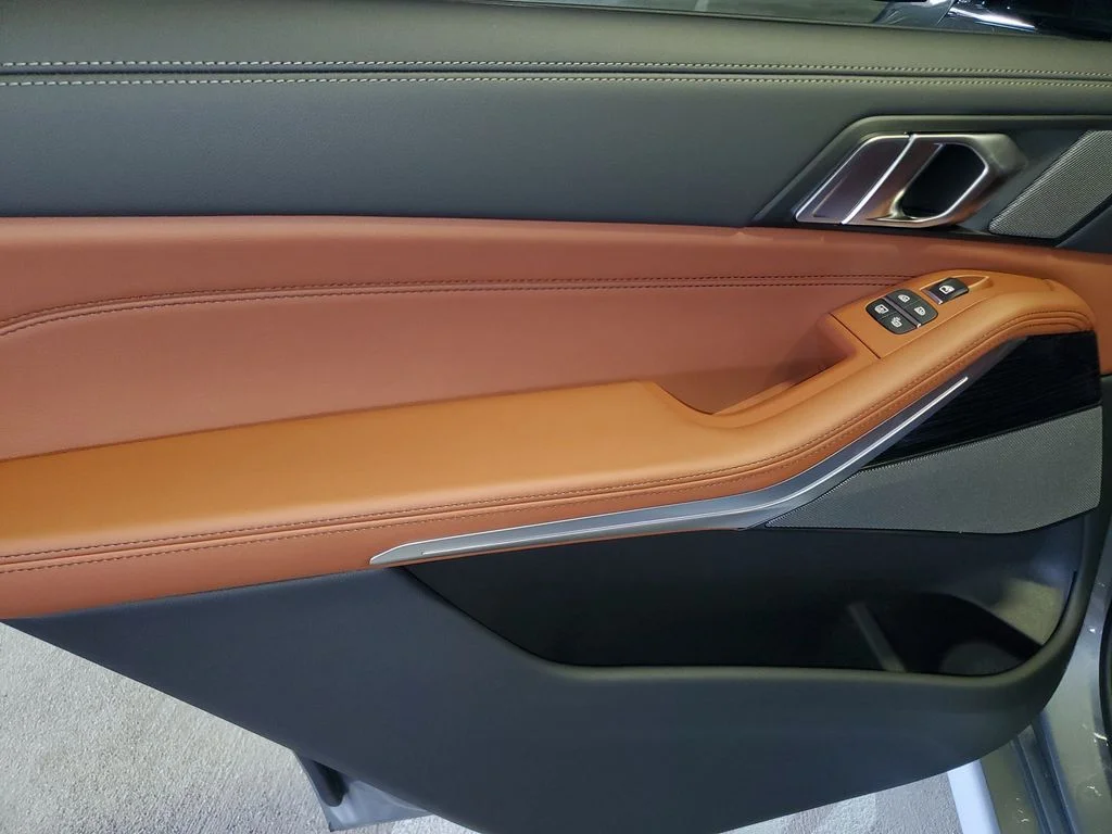 New 2027 Skyscraper Grey Metallic BMW M60i image 9