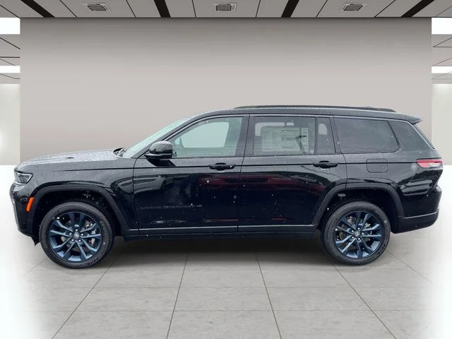 New 2026 Diamond Black Crystal Pearl-Coat Exterior Paint Jeep Limited image 7