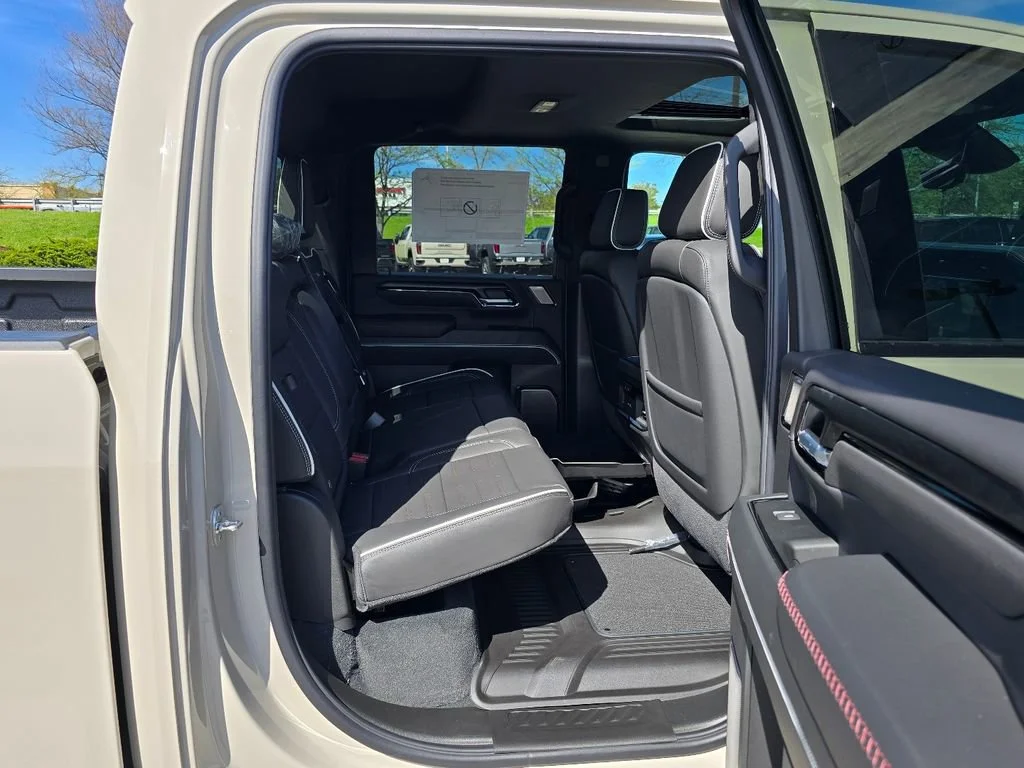 2026 GMC Sierra 2500HD AT4X - Photo 32