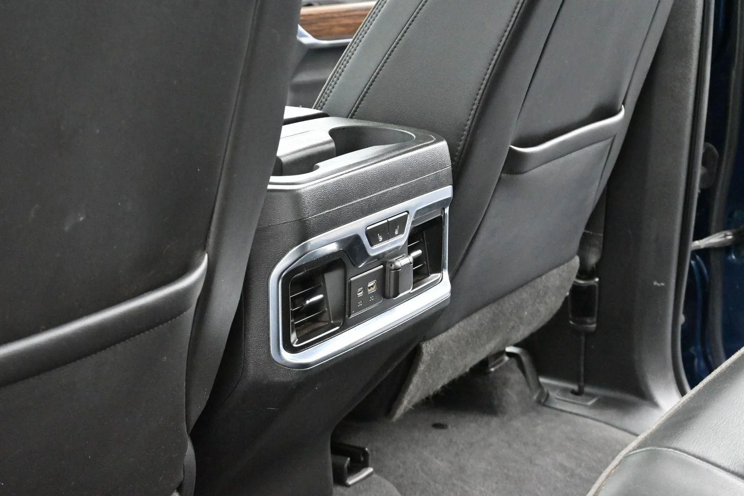 Used 2020 NORTHSKY BLUE METALLIC Chevrolet High Country image 30