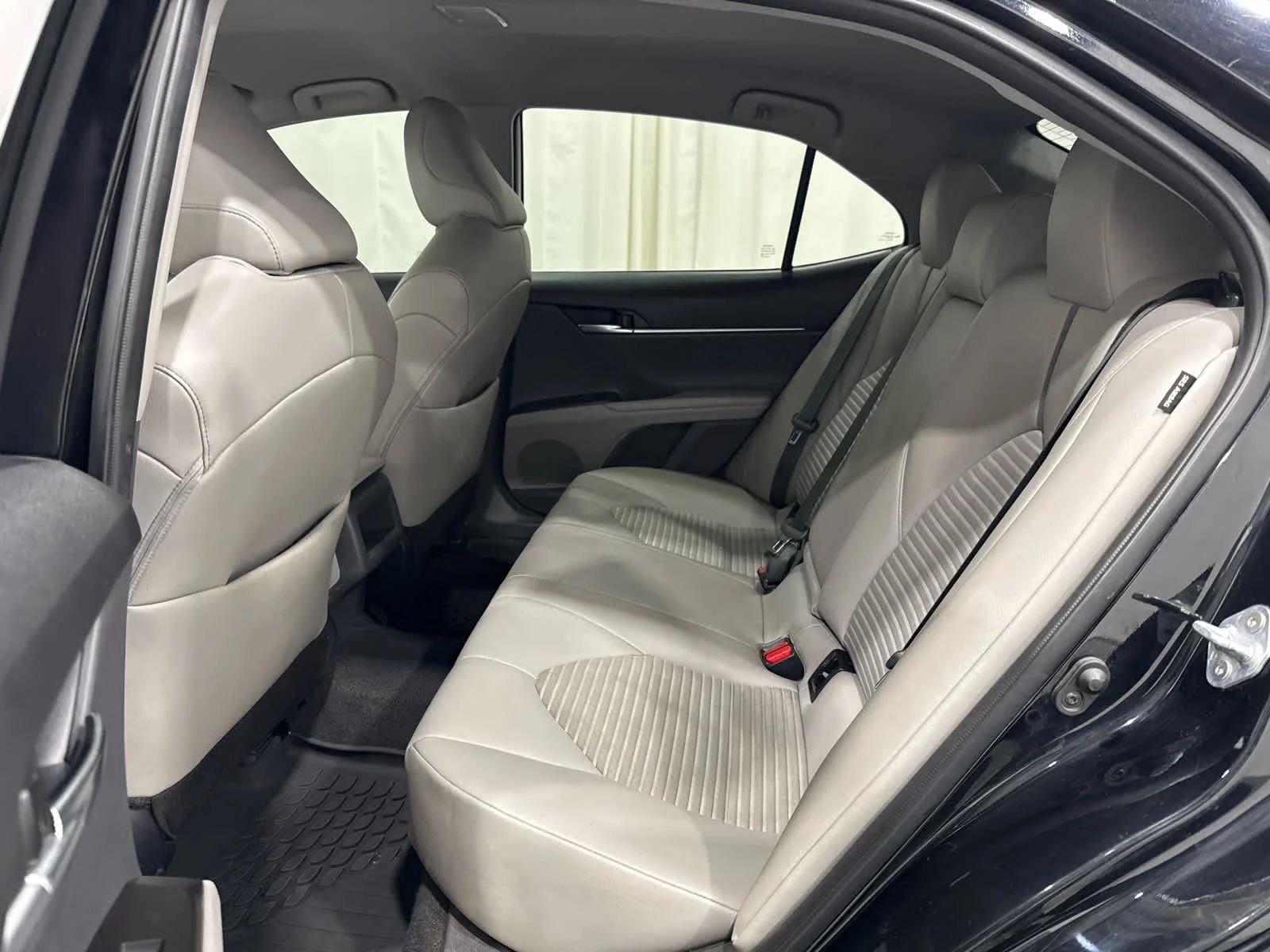 2023 Toyota Camry SE - Photo 11