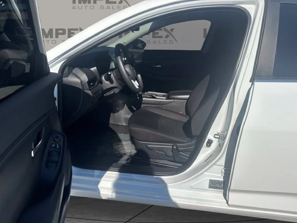 Used 2021 White Nissan S image 9