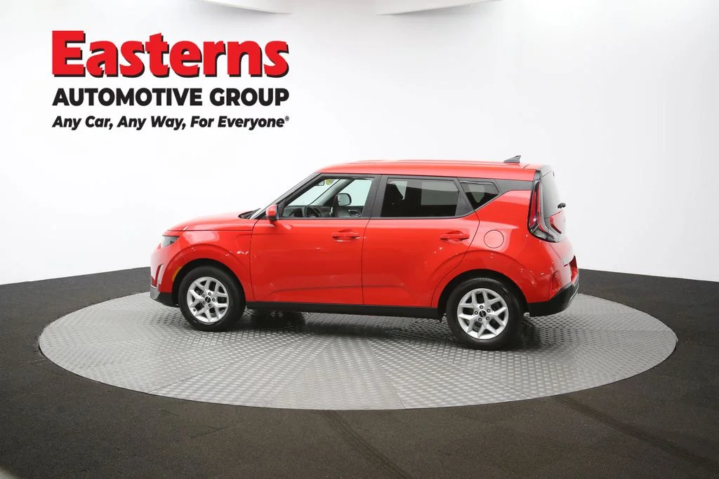 Used 2024 Red Kia LX image 57