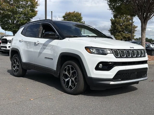 Used 2025 White Jeep Limited image 7