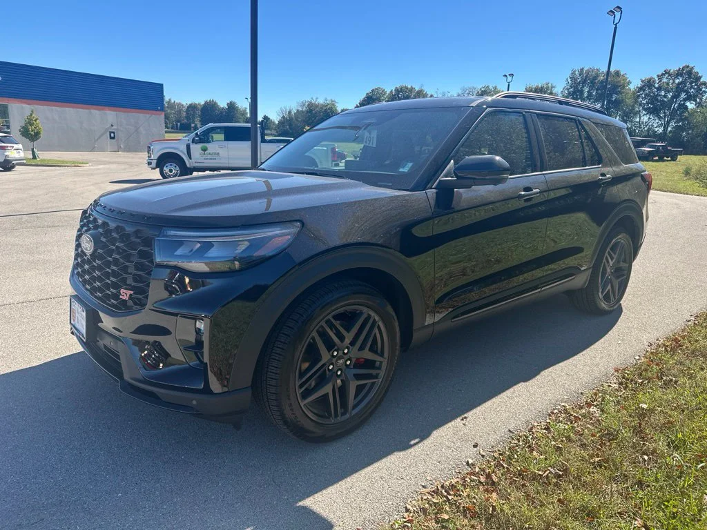New 2027 Agate Black Metallic Ford ST image 3