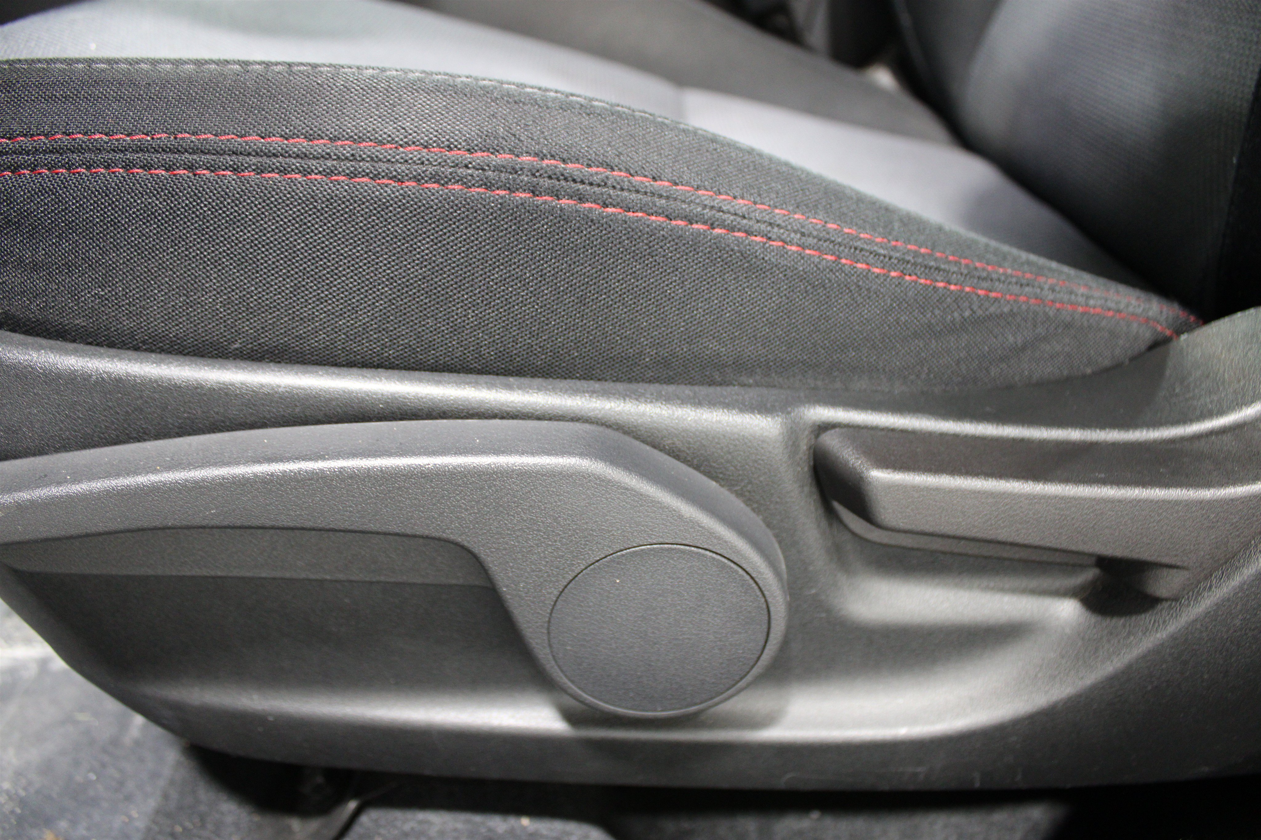 Used 2020 Magnetite Gray Metallic Subaru Premium image 4