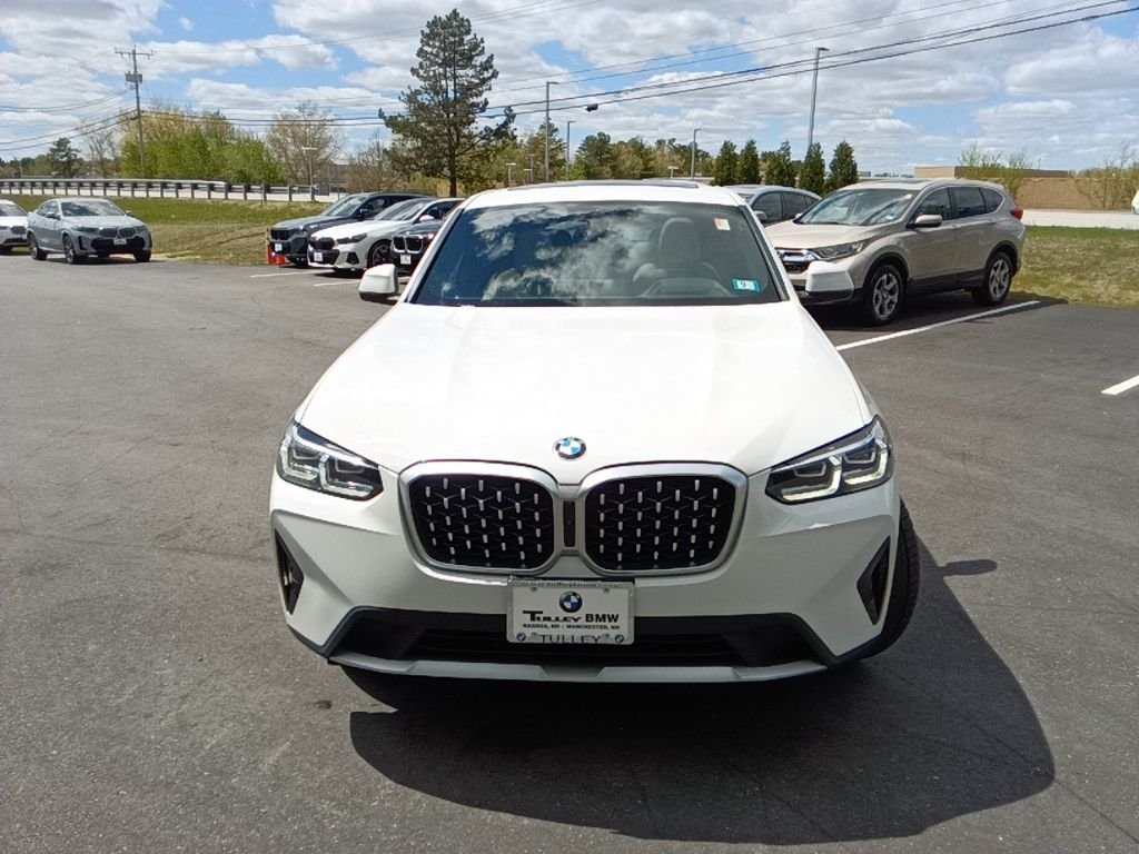 Certified Used 2024 Alpine White BMW xDrive30i image 2