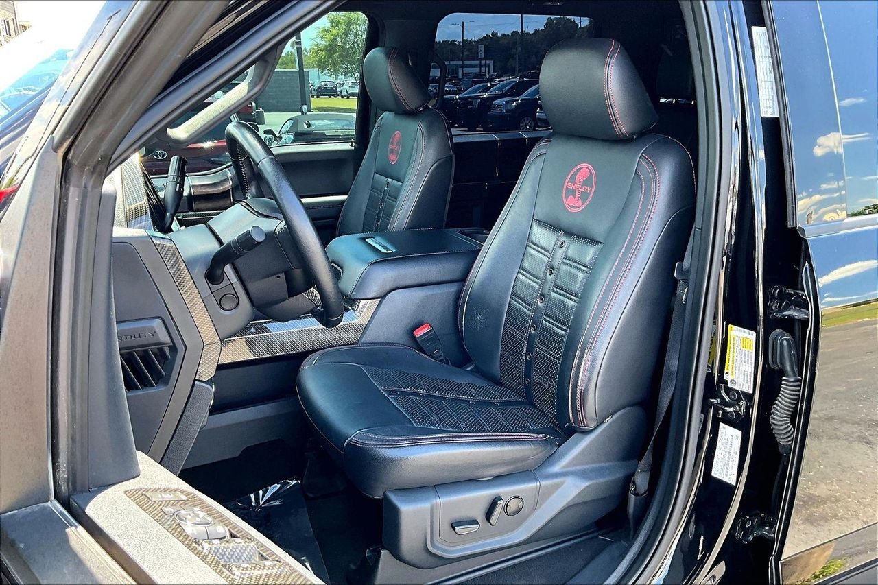 Used 2022 AGATE BLACK Ford LARIAT image 24