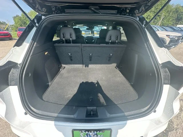 Used 2023 White Chevrolet RS image 36