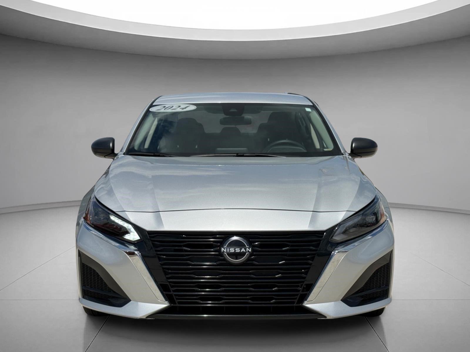 Used 2024 Brilliant Silver Metallic Nissan 2.5 SV image 7