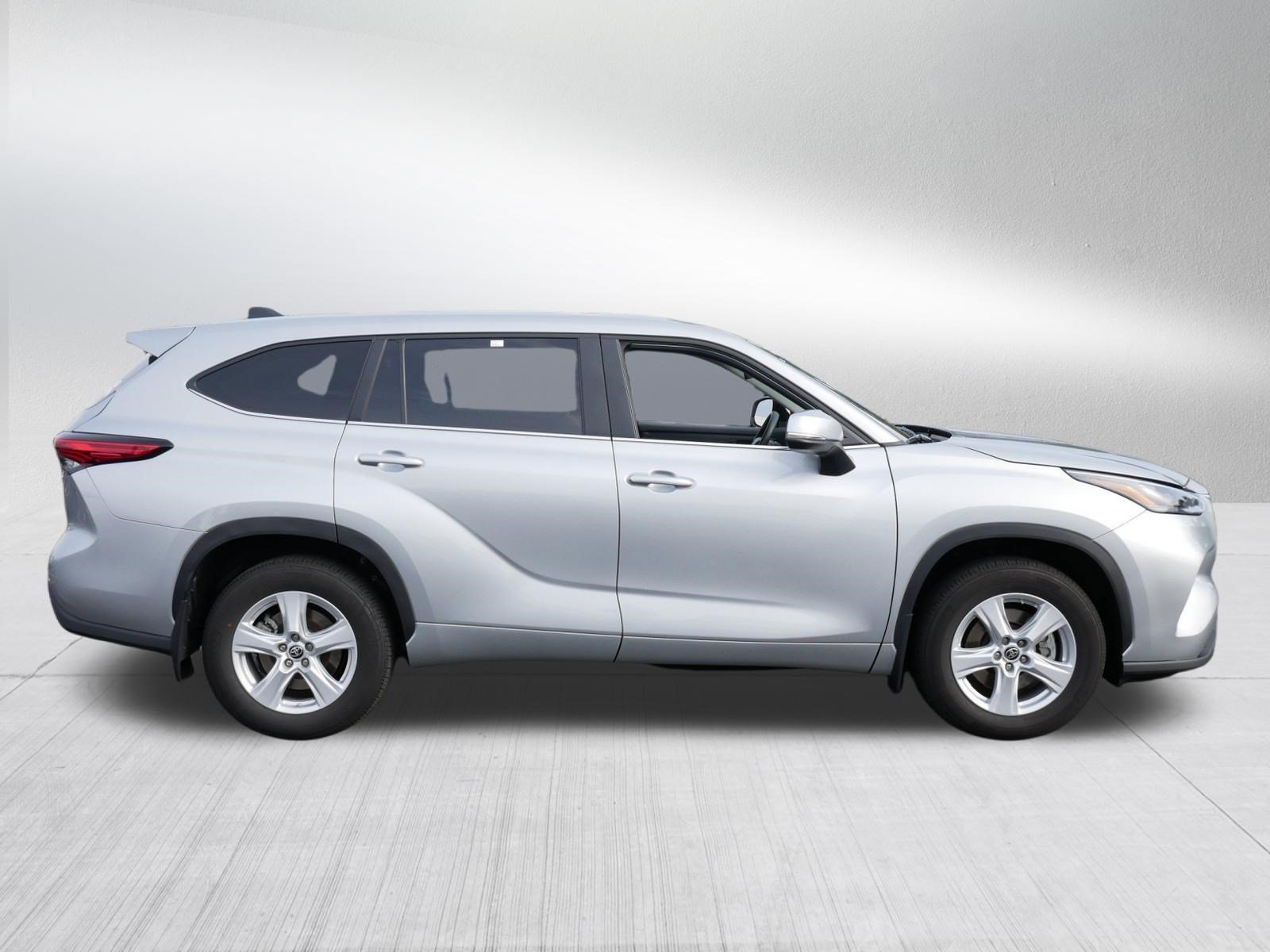 Used 2023 Celestial Silver Metallic Toyota L image 8