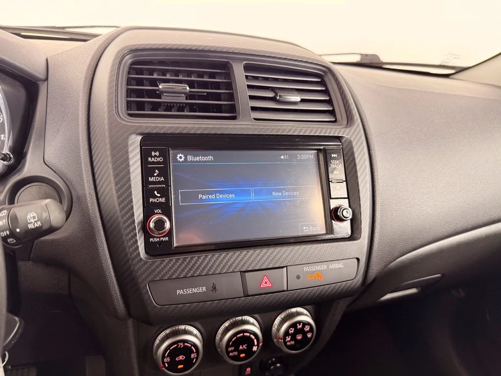 Used 2024  Mitsubishi 2.0 ES image 28