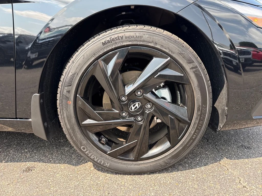 Used 2026 Black Hyundai SEL Sport image 11