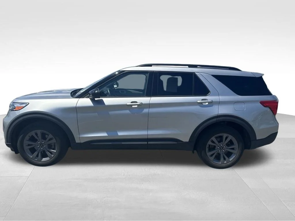 Used 2023 Silver Metallic Ford XLT image 4