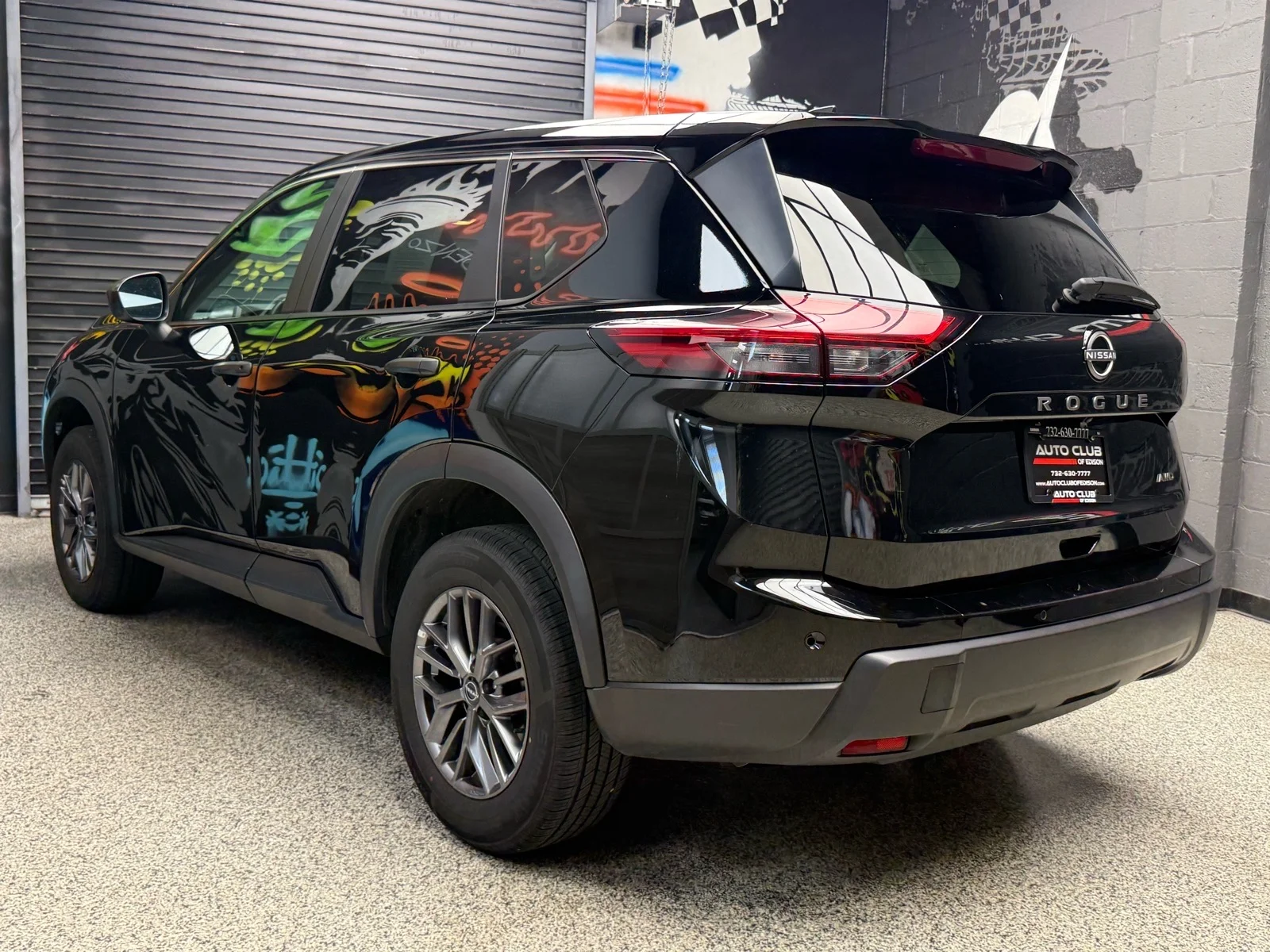 Used 2024 Super Black (kh3) Nissan S image 4