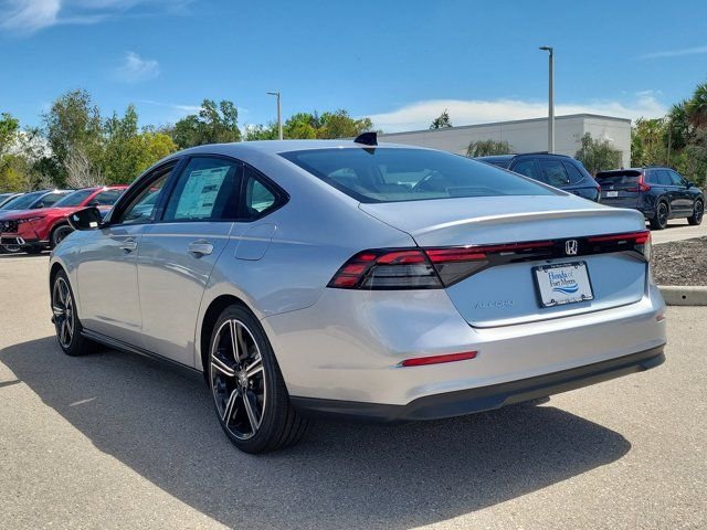 New 2026 Solar Silver Metallic Honda SE image 5