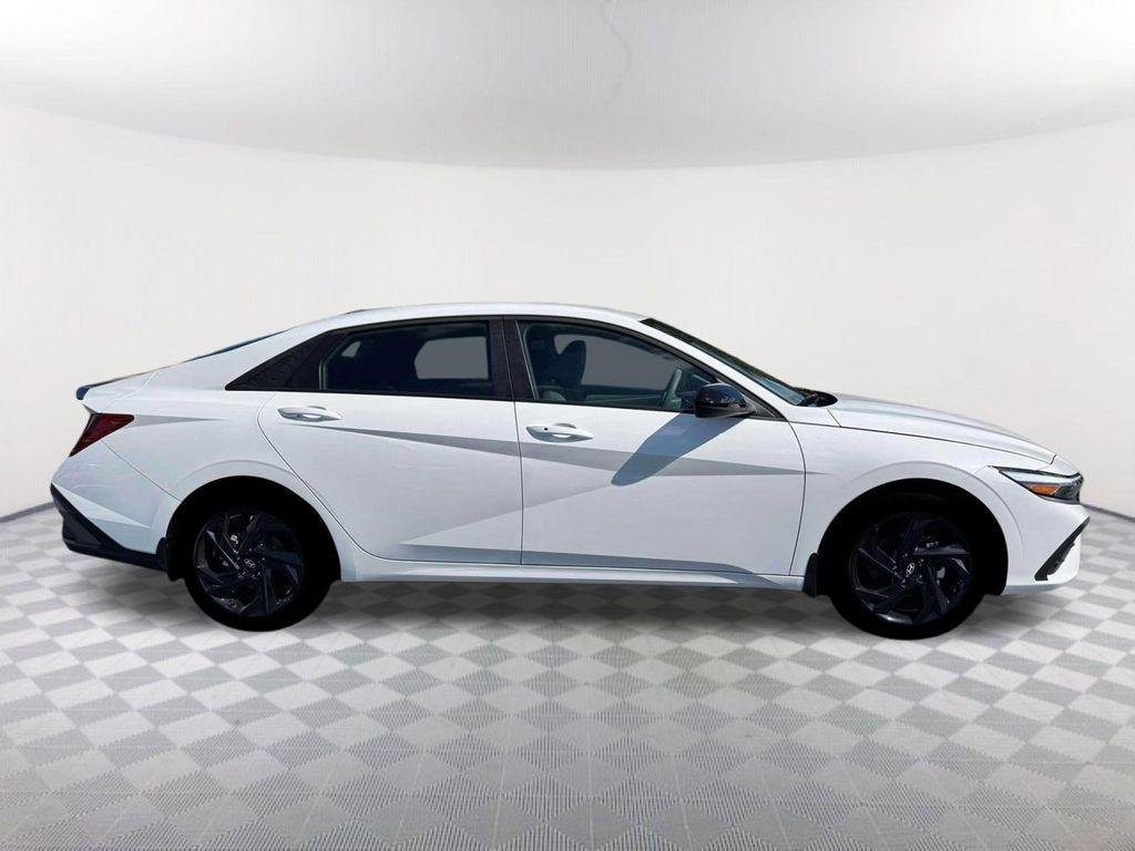 New 2026 White Hyundai SEL Sport image 9
