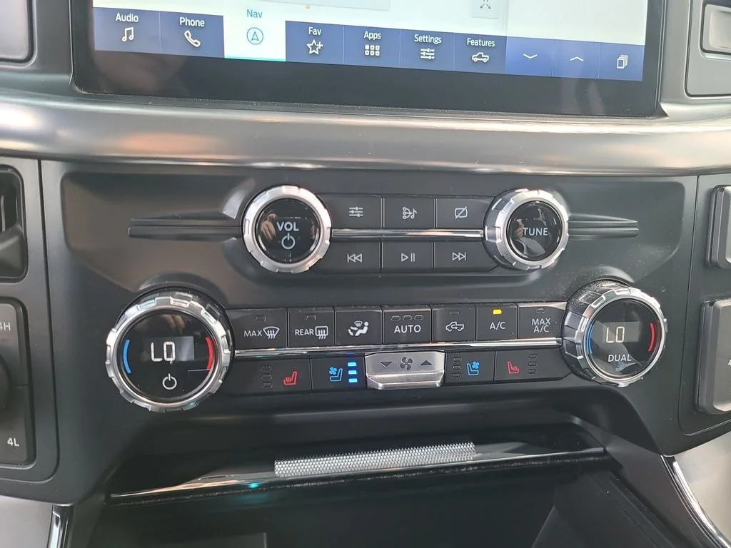 Used 2021 White Ford Lariat image 22