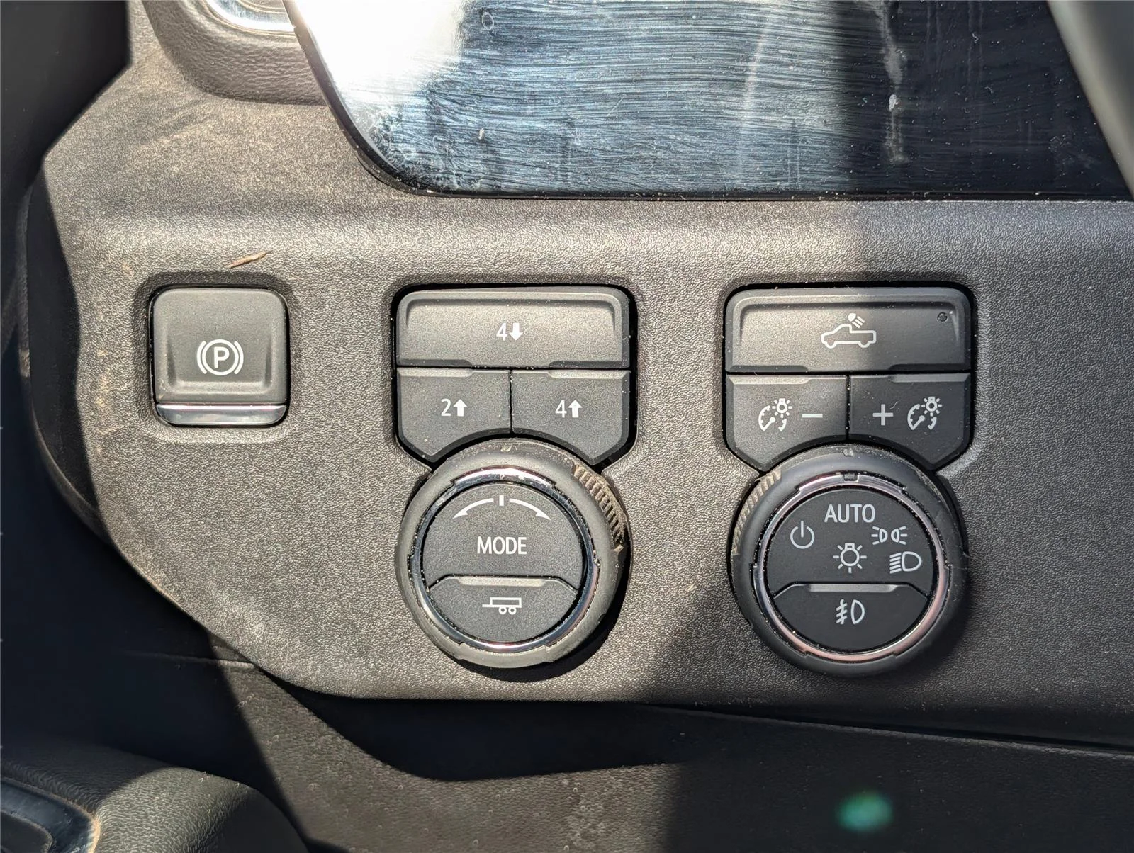 Used 2024 Summit White Chevrolet LT image 26