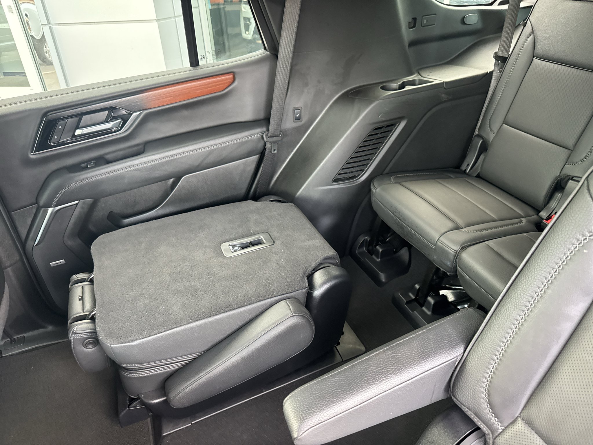 Used 2025 Onyx Black GMC Denali image 24