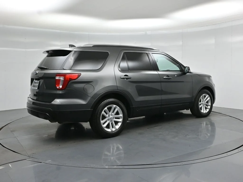 Certified Used 2017 Gray Ford XLT image 27