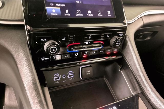Used 2023 Black Jeep Altitude image 14