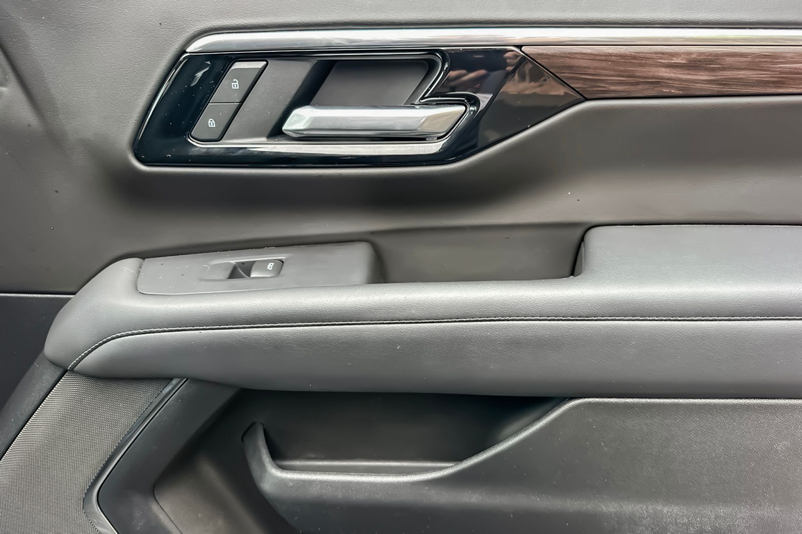 Used 2025 Gray Chevrolet LS image 20