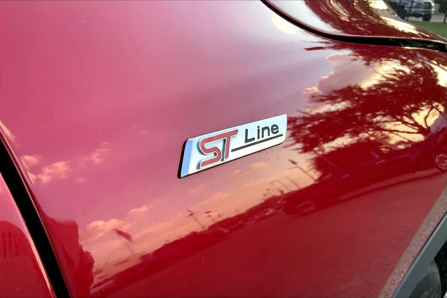 Used 2025 Rapid Red Metallic Tinted Clearcoat Ford ST-Line image 10