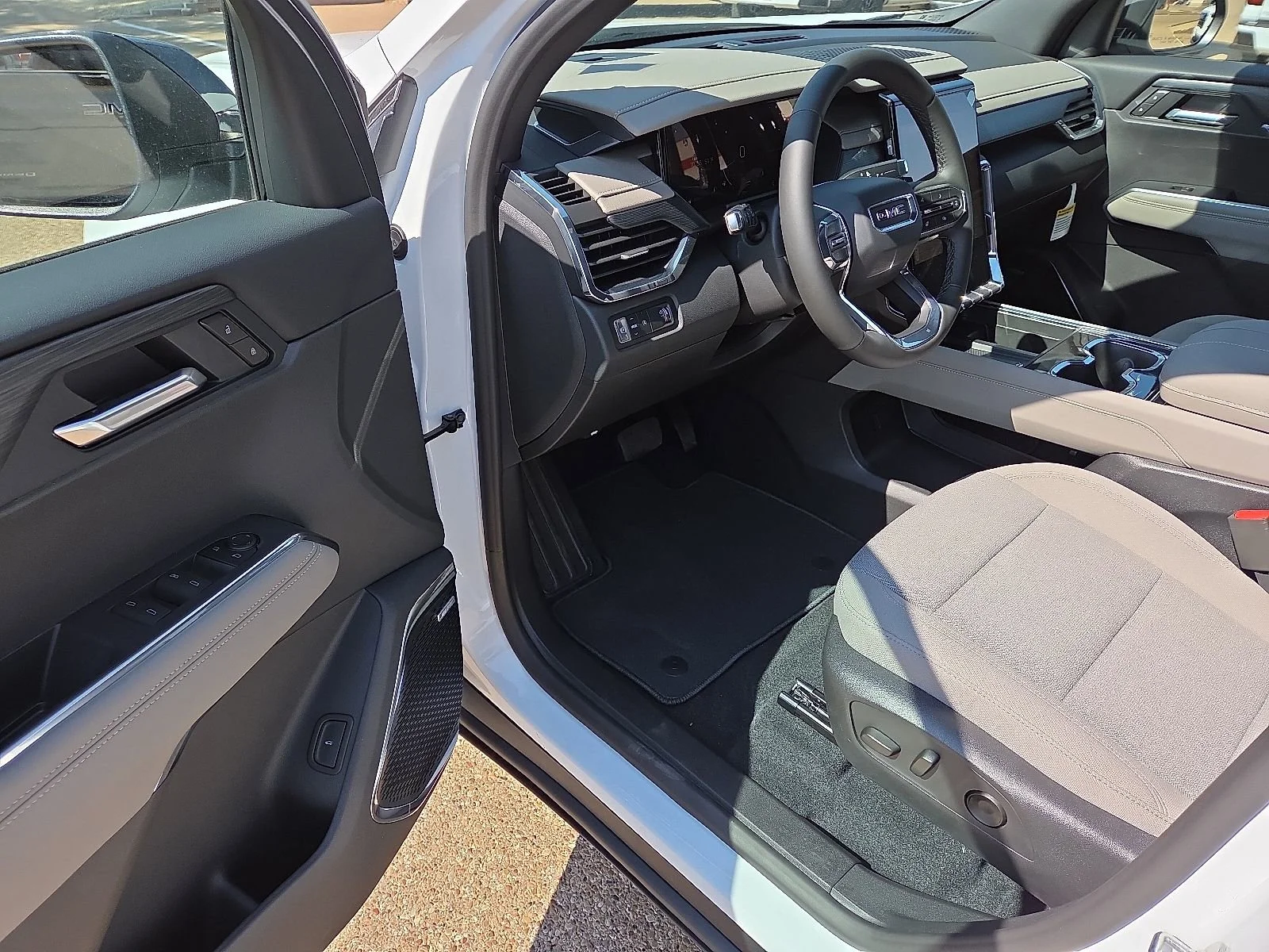 2026 GMC Acadia Elevation - Photo 10