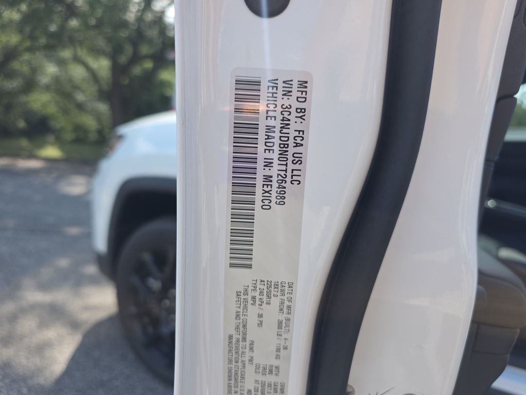New 2026 Bright White Clear-Coat Exterior Paint Jeep Latitude image 31