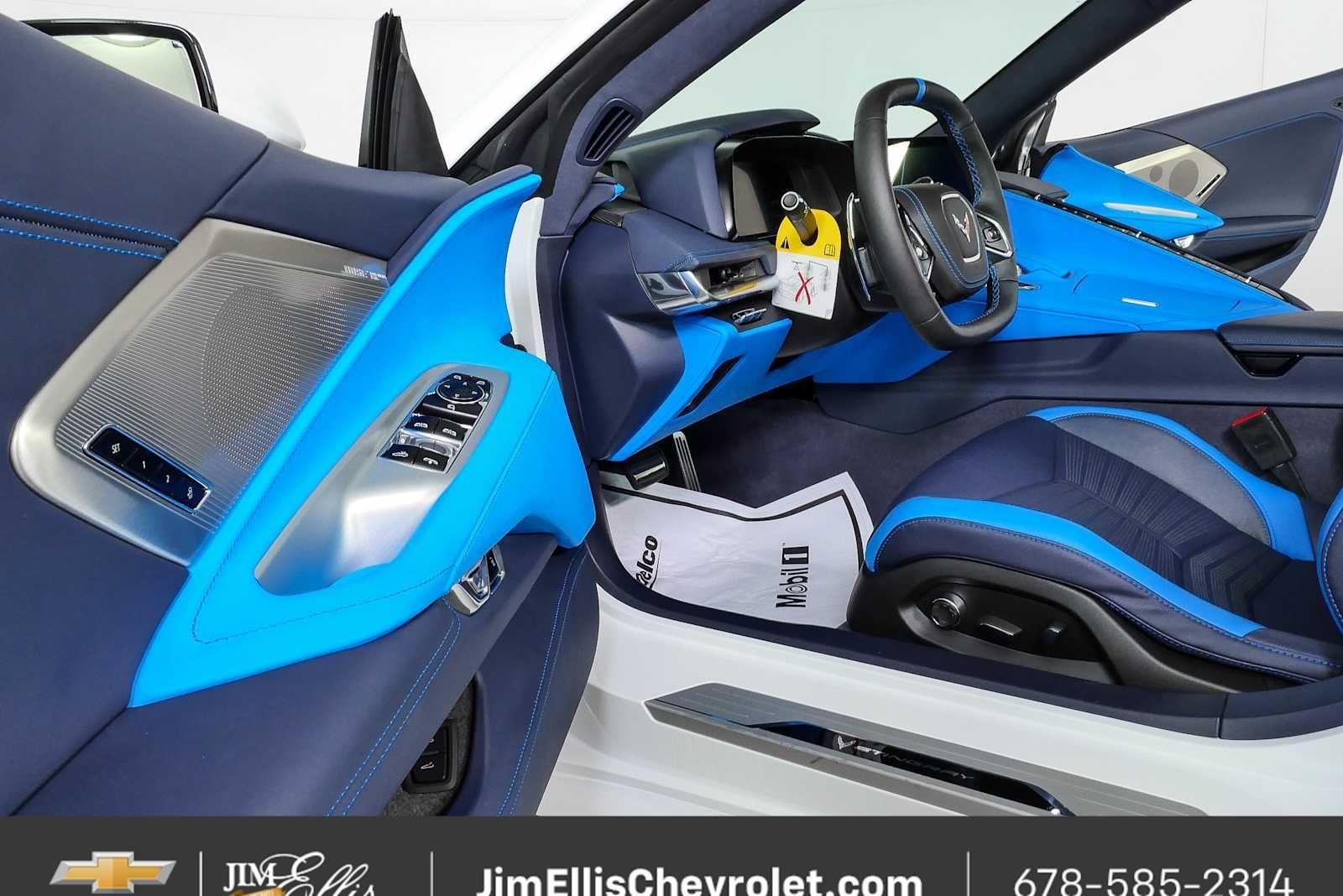 2025 Chevrolet Corvette 3LT - Photo 8