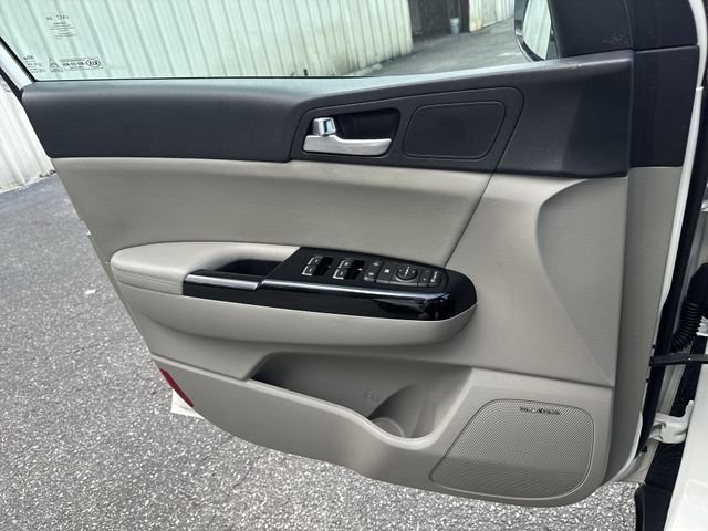 Used 2020 White Kia SX image 27