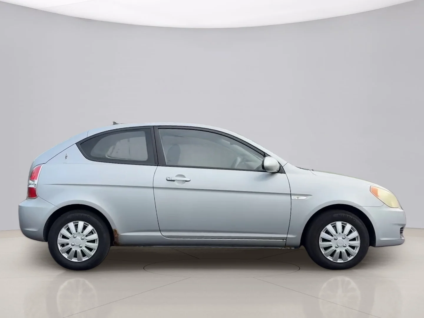 Used 2009 Silver Hyundai GS image 6