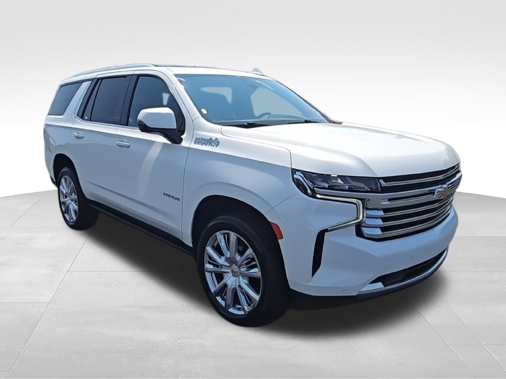 Used 2021 White Chevrolet High Country image 2