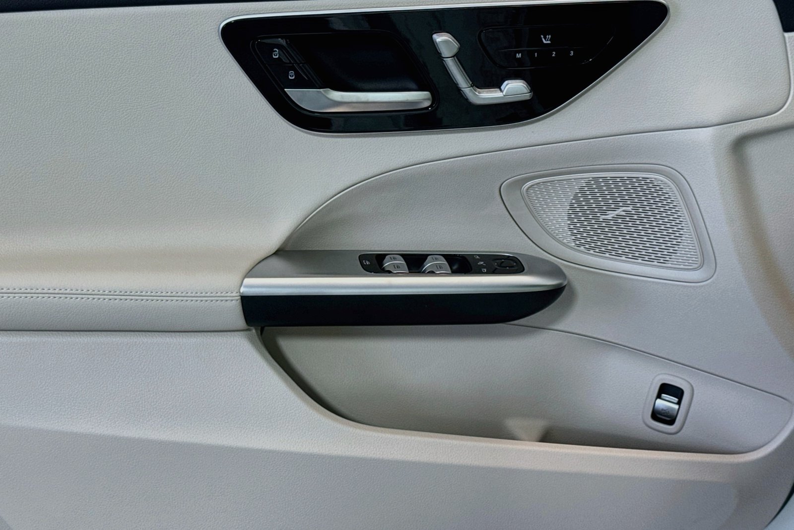 New 2026 Polar White Mercedes-Benz C 300 image 16