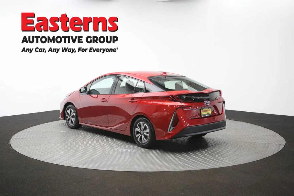 Used 2018 Red Toyota Advanced image 65