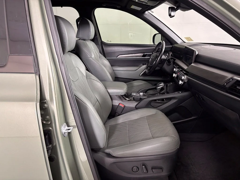 Used 2024 Green Kia EX X-Line image 45
